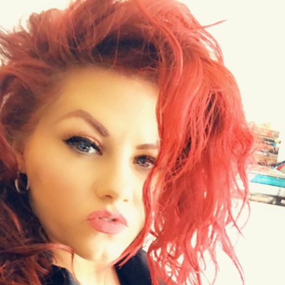 Meet your Posher, Kristin - Picture 1 of 1